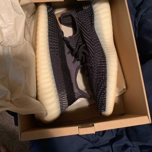 DS Adidas Yeezy 350 V2 “Carbon” Size 12